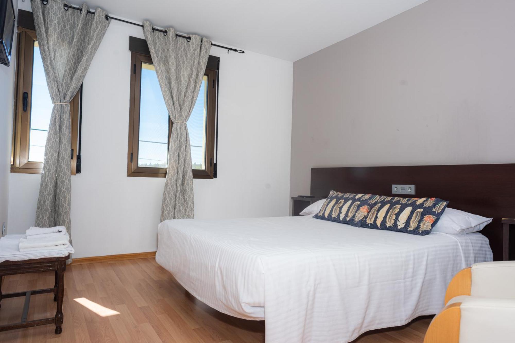 Hostal Venta De Valcorba Soria Exterior photo